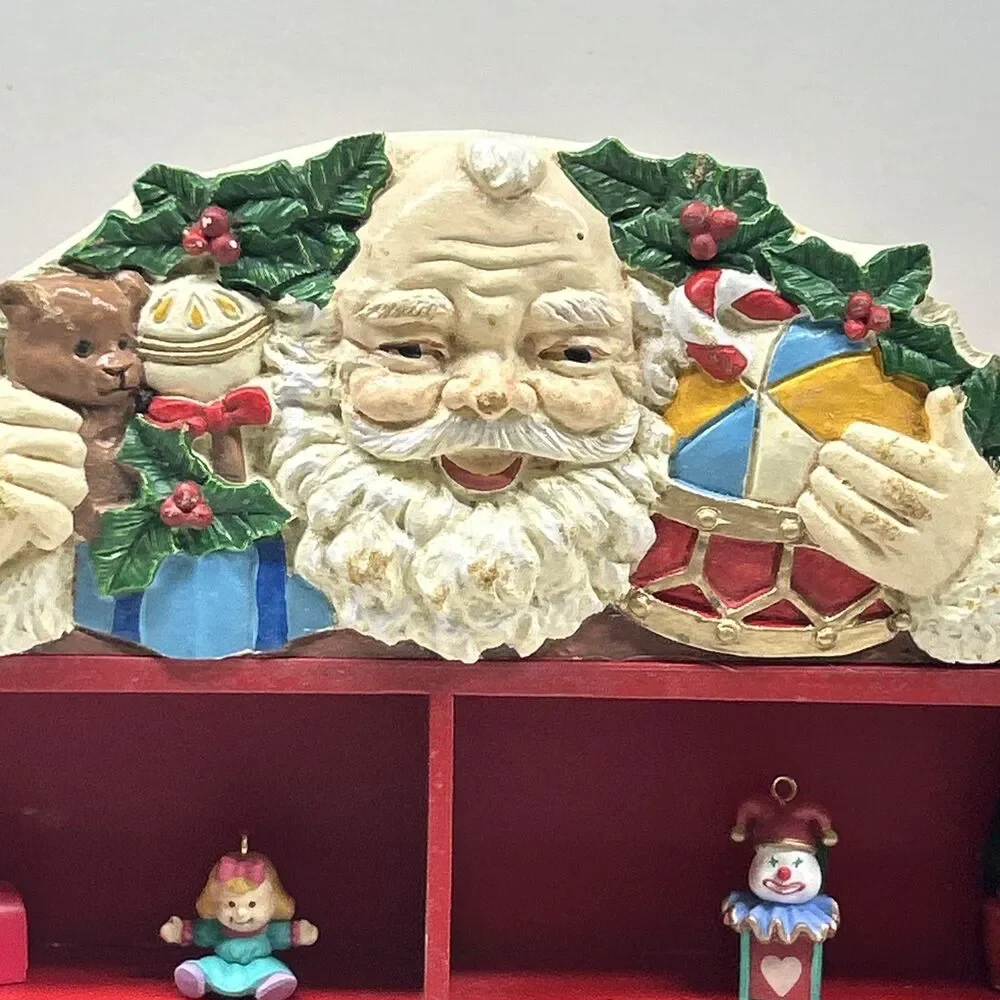 Vintage Enesco Santa Shadowbox Wall‎ Hanger With 20 Tiny Figurines